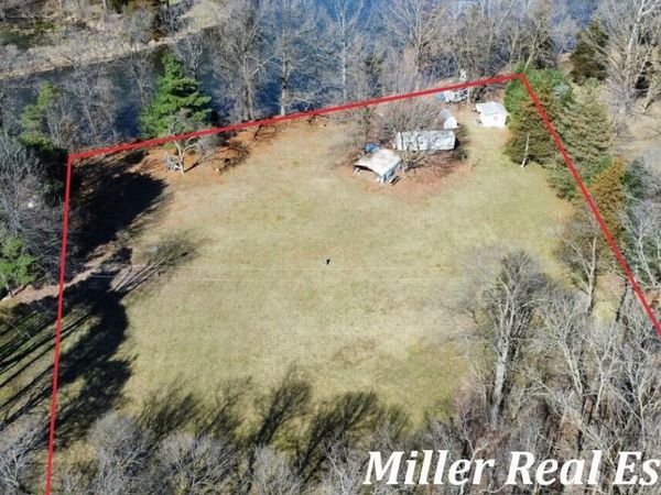 5847 W Irving Road, Hastings, MI 49058