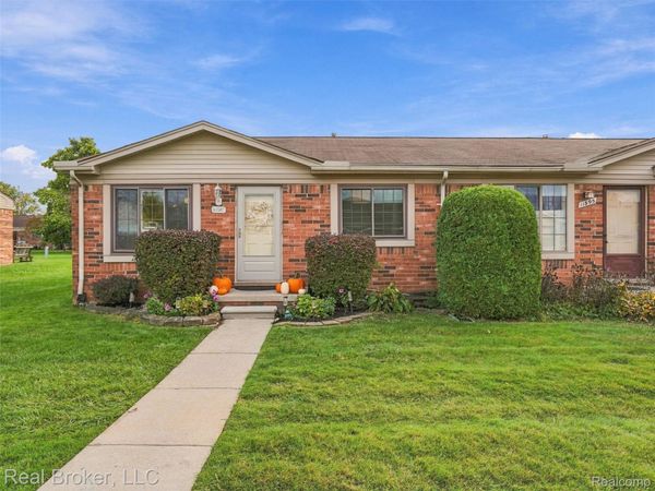 11587 Beaconsfield Road, Washington Township, Mi 48094