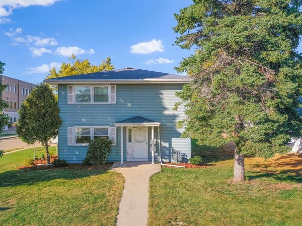 130 W CUSTER AVENUE, Oshkosh, WI 54901