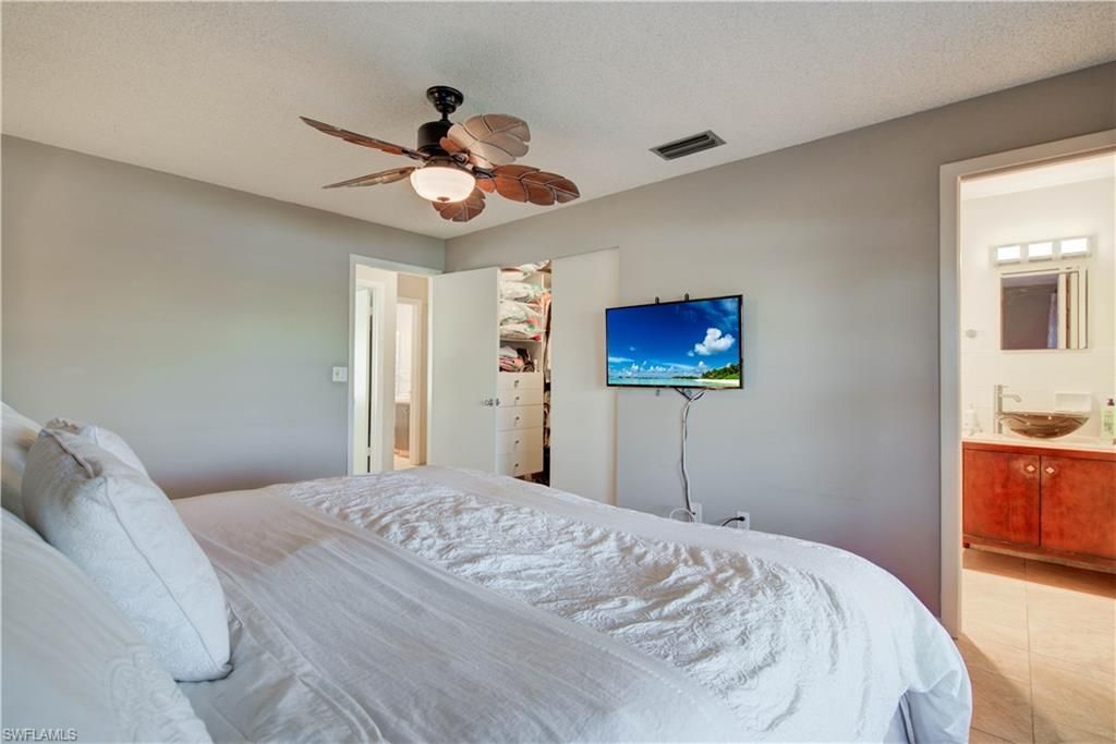 1037 Forest Lakes Dr , Unit 8D, Naples, FL 34105 Photo