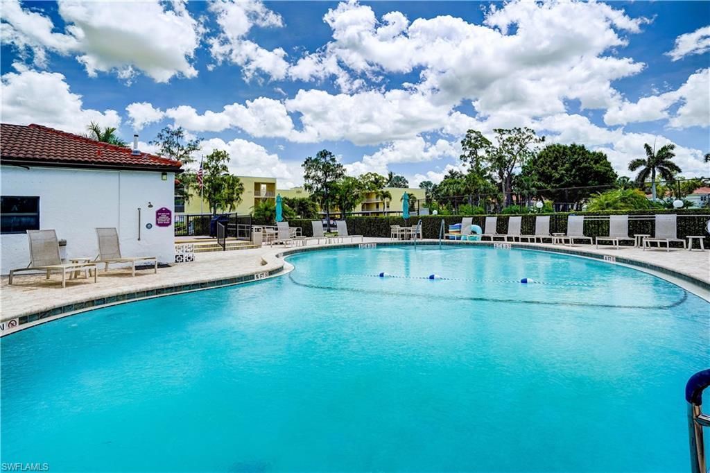 1037 Forest Lakes Dr , Unit 8D, Naples, FL 34105 Photo