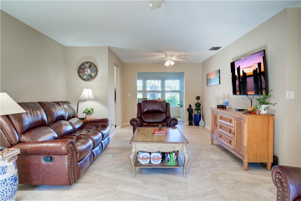 1037 Forest Lakes Dr , Unit 8D, Naples, FL 34105 Photo