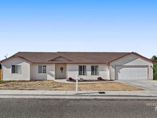 880 S Iowa Ave, Payette, ID 83661