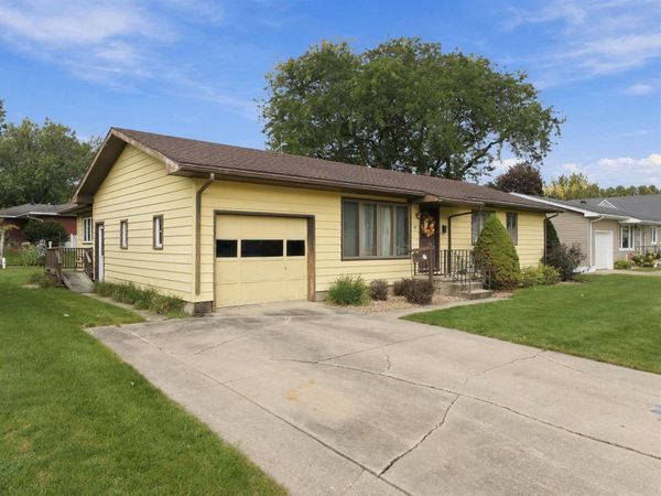417 N Maple Street, Sumner, IA 50674