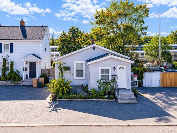 41 Funaro Court , Patchogue, NY 11772