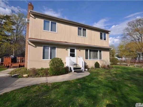 18 Larsen Avenue , Smithtown, NY 11787