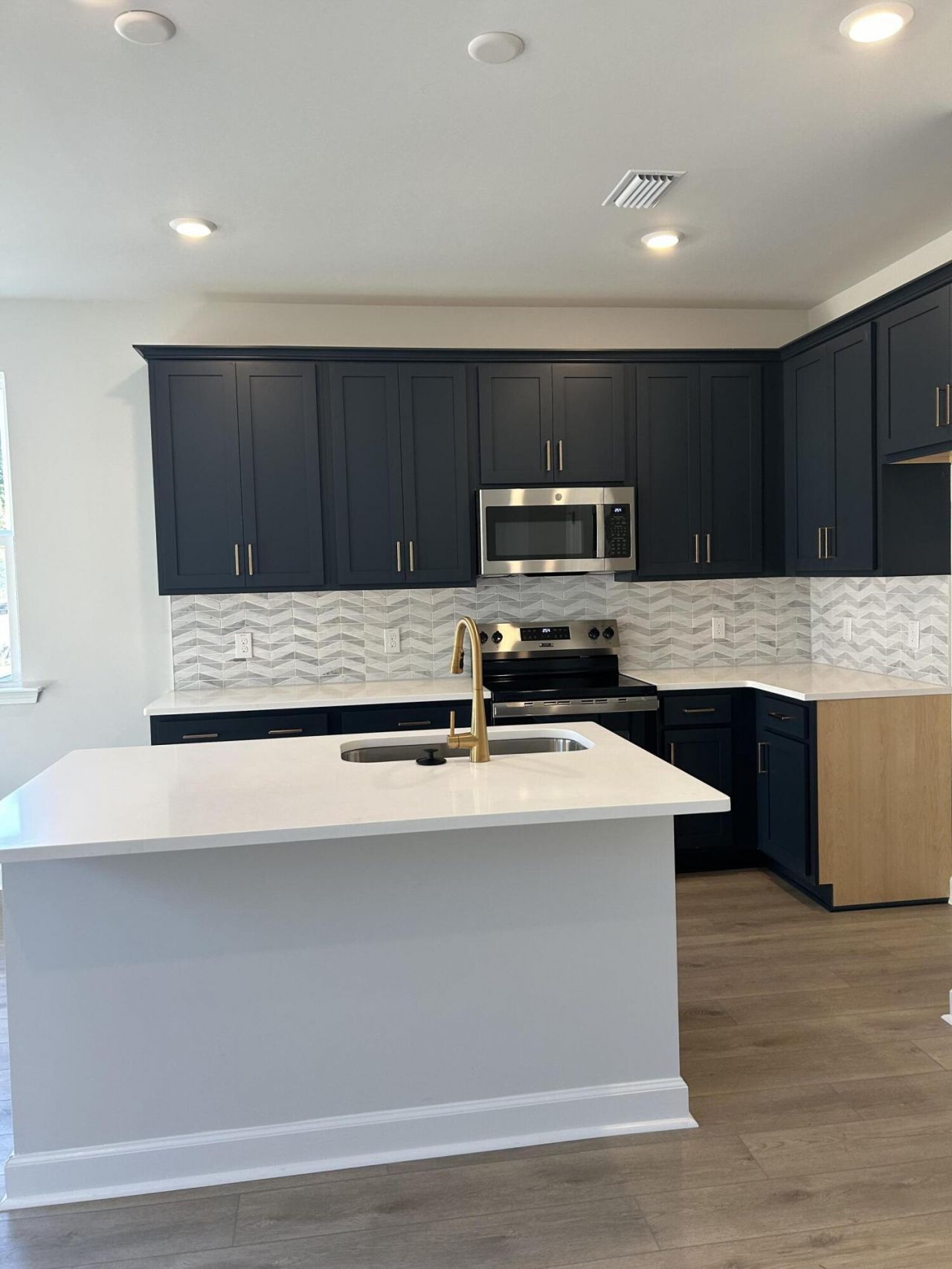 153 Berry Shoals Drive Photo 8