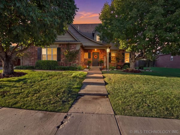 13911 E 89th Street North , Owasso, OK 74055