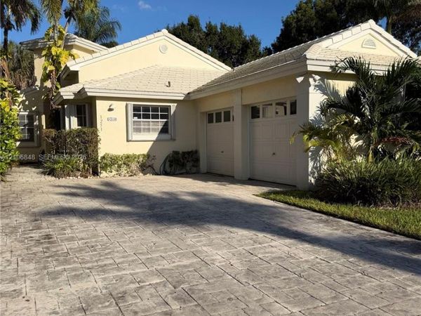 Pembroke Pines, FL 33027
