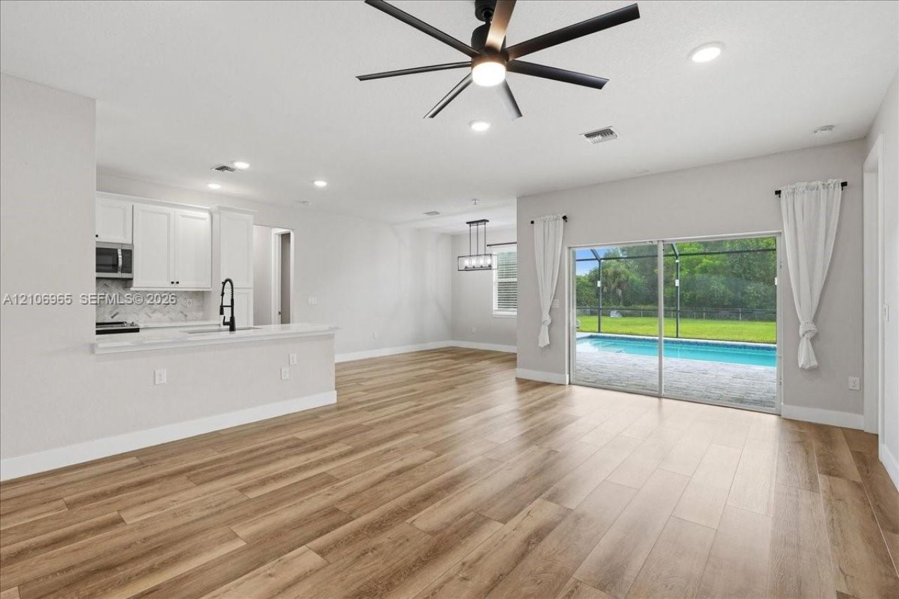 1116 Thompson Ave , Lehigh Acres, FL 33972 Photo