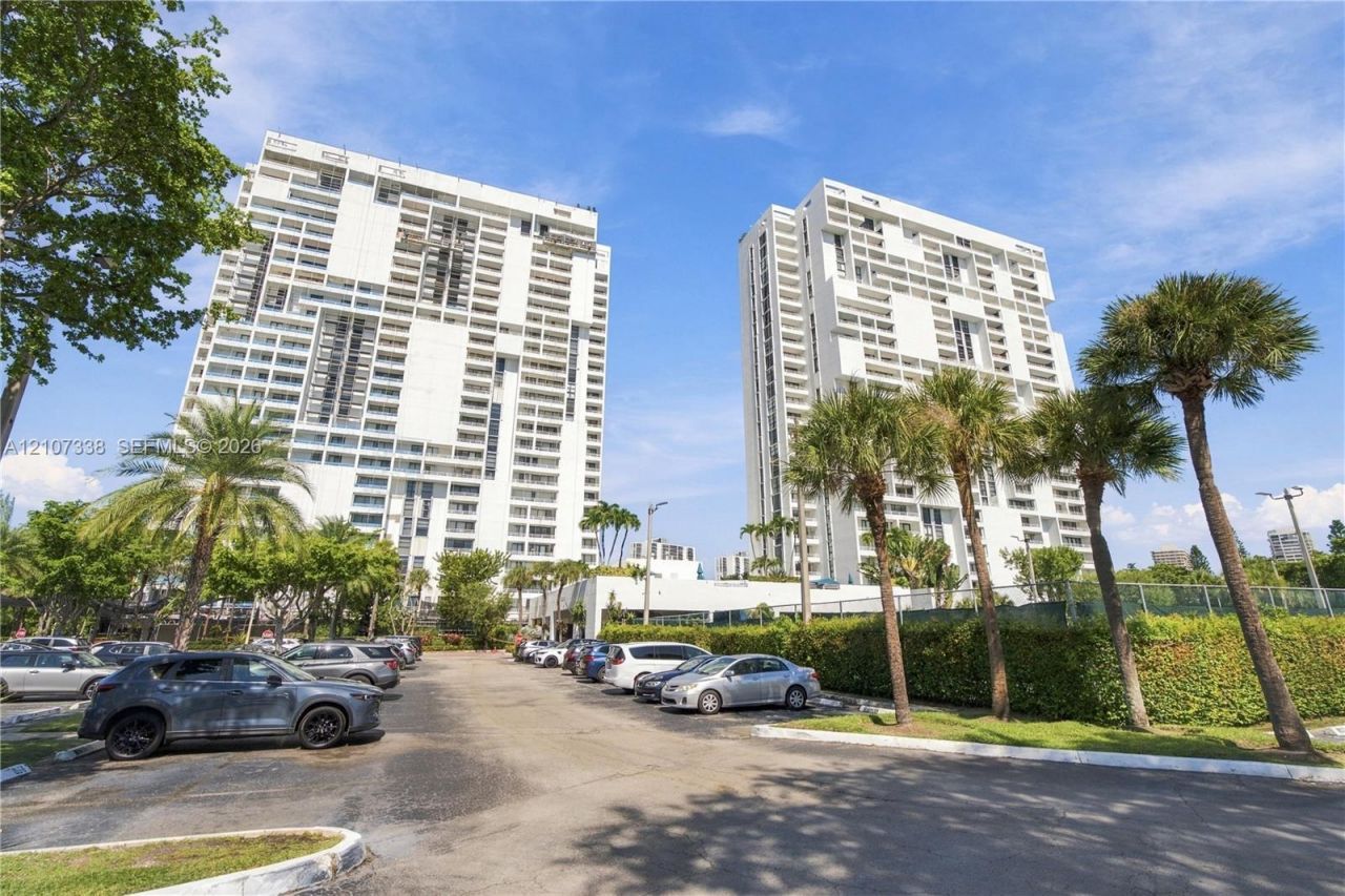 20355 NE 34th Ct , Unit 1824, Aventura, FL 33180 Photo