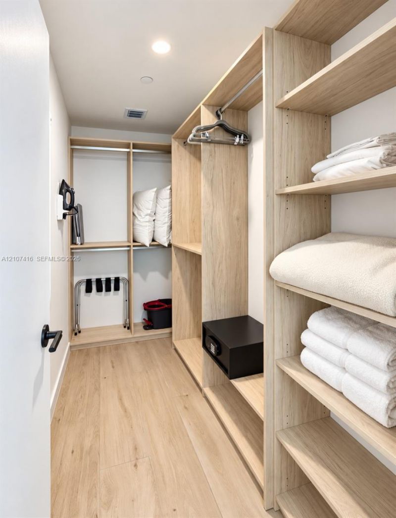 225 N Miami Ave , Unit 2003, Miami, FL 33128 Photo