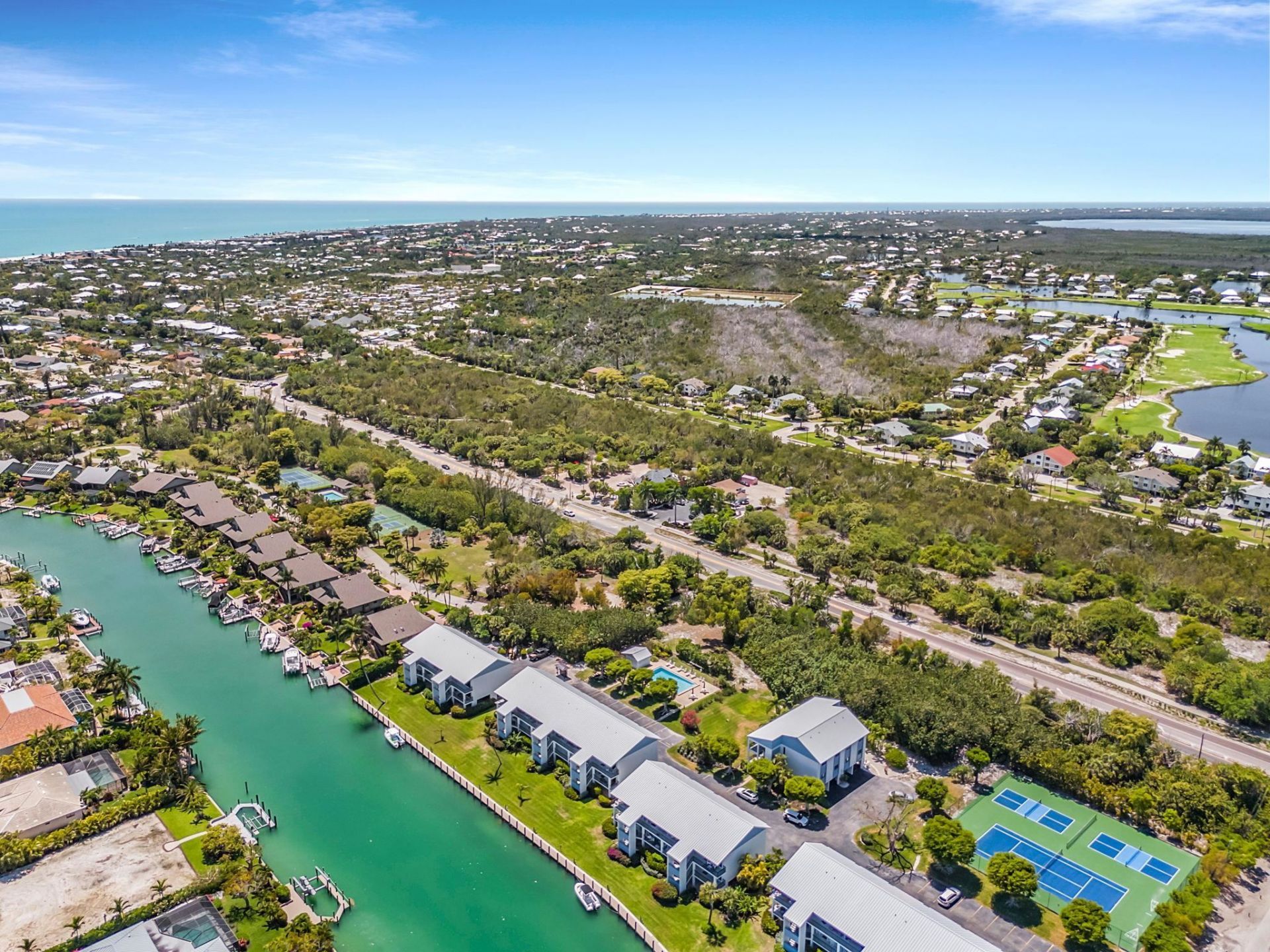 1250 Tennisplace Ct, Unit B32, Sanibel, FL 33957 Photo