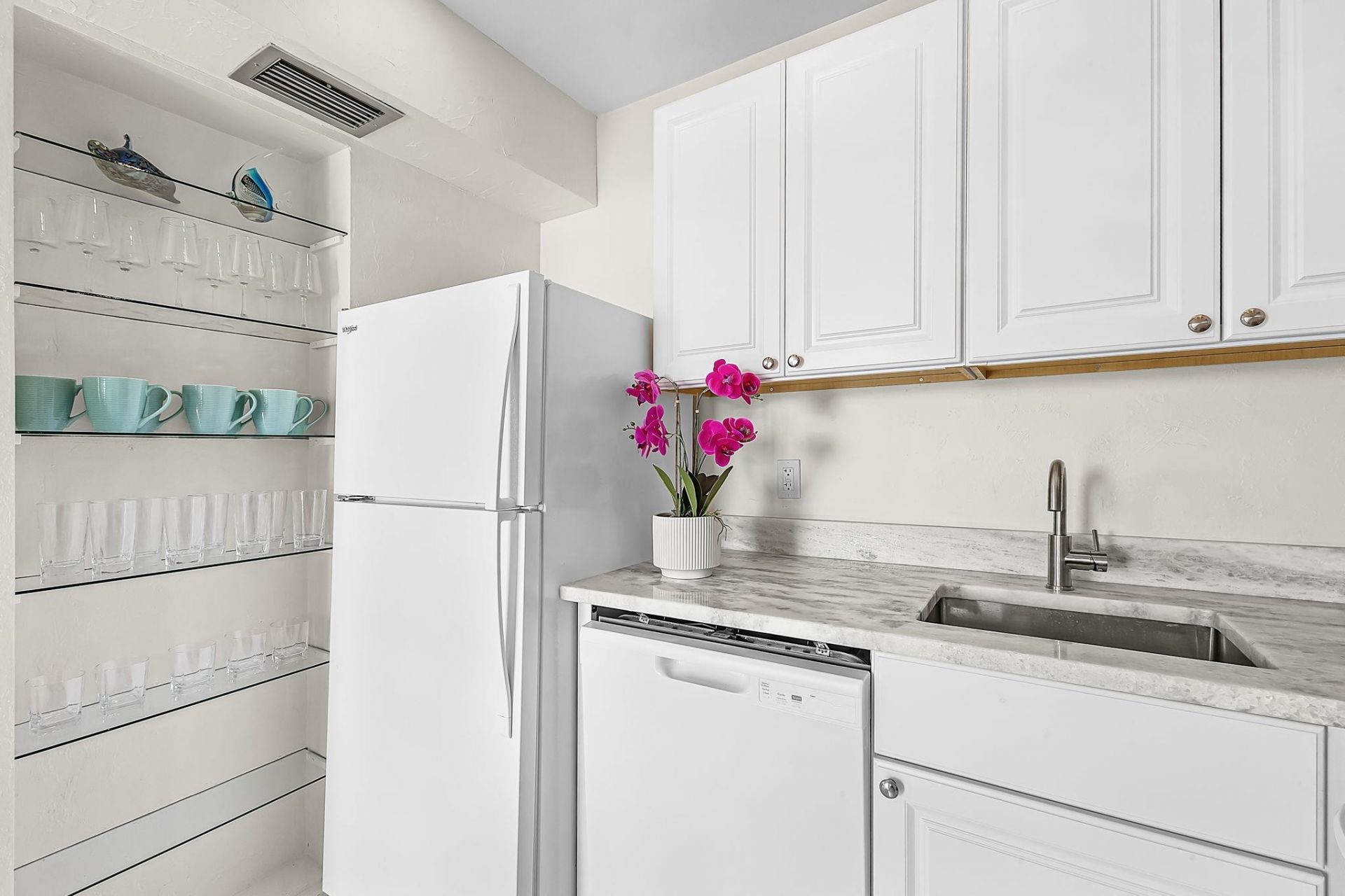 1250 Tennisplace Ct, Unit B32, Sanibel, FL 33957 Photo