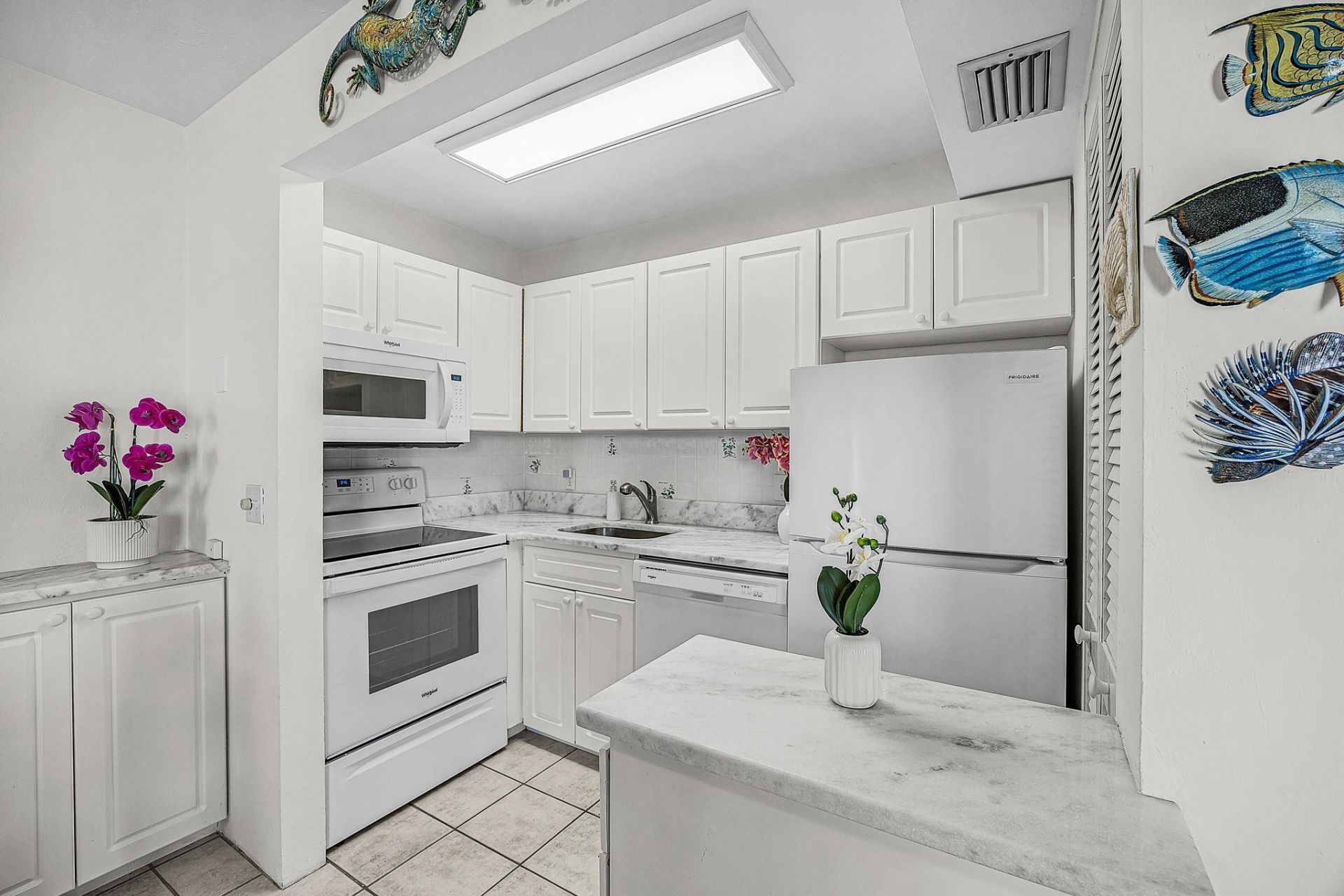 1250 Tennisplace Ct, Unit E33, Sanibel, FL 33957 Photo