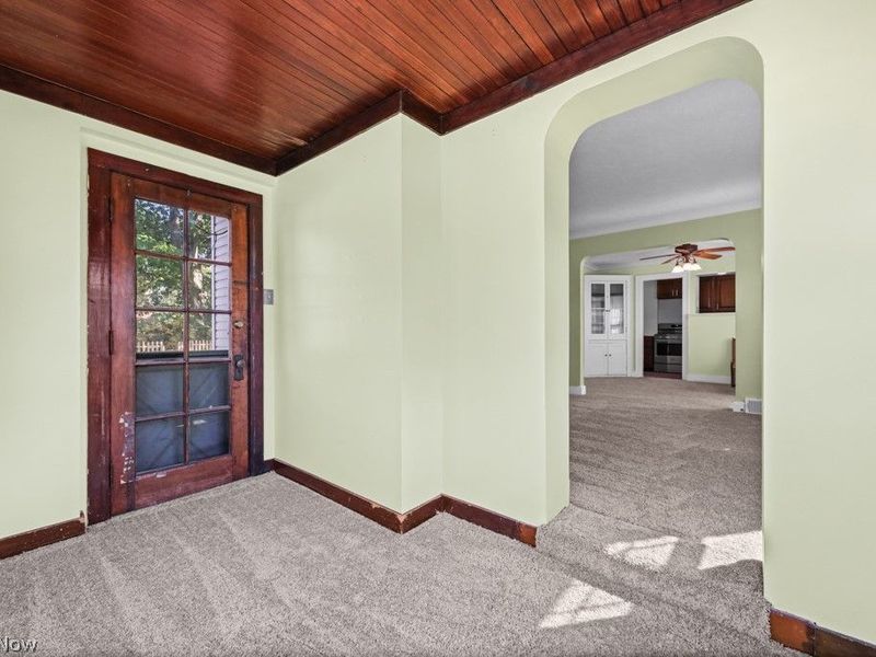 5901 Twin Lakes Drive, Parma, OH 44129 Photo 10