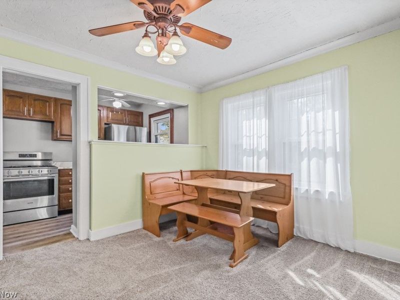 5901 Twin Lakes Drive, Parma, OH 44129 Photo 12