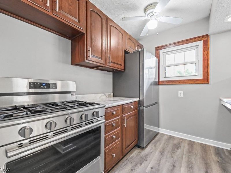 5901 Twin Lakes Drive, Parma, OH 44129 Photo 17