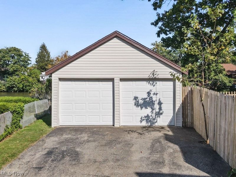 5901 Twin Lakes Drive, Parma, OH 44129 Photo 34