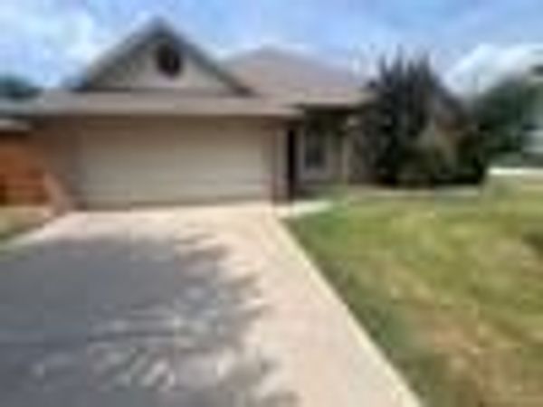1005 Winding Road , Granbury, TX 76049