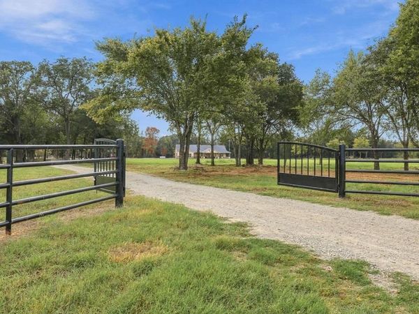 916 Cleve Cole Road, Denison, TX 75021