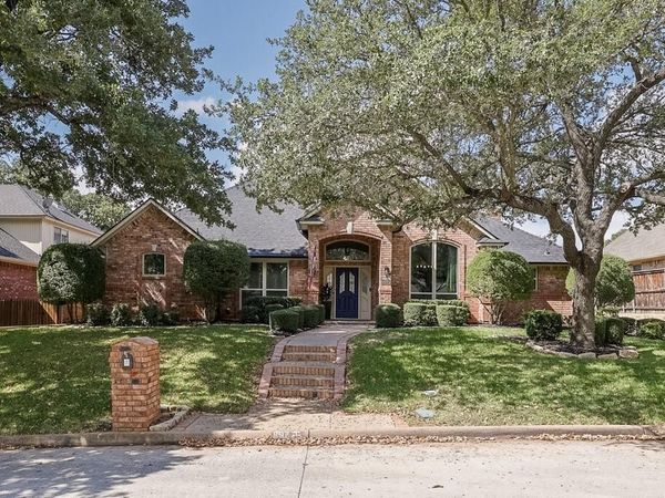 807 Muirfield Drive, Mansfield, TX 76063
