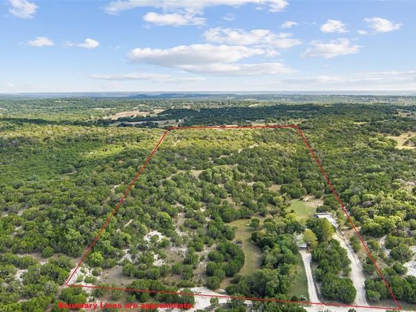546 County Road 4147 , Cranfills Gap, TX 76637