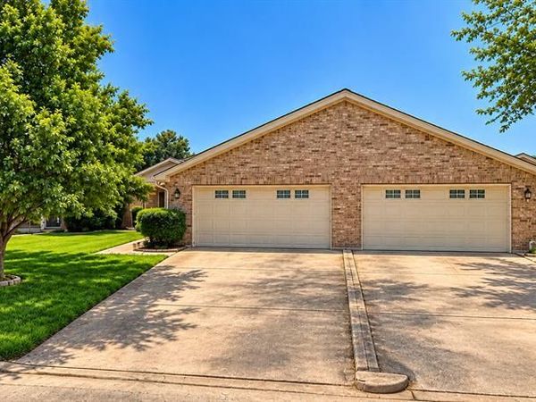 738 Carroll Lane, Lewisville, TX 75067