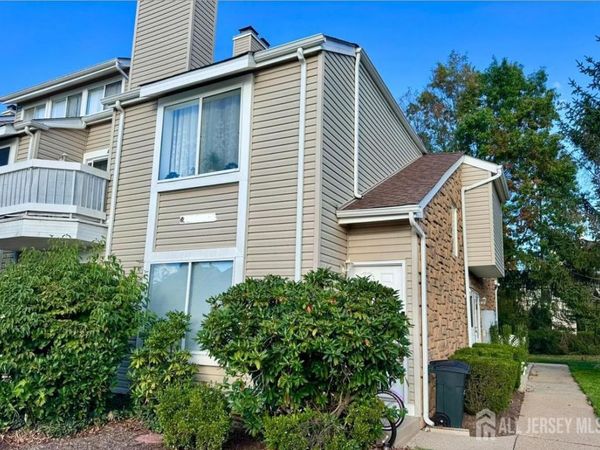 29 Farnham Square , Parlin, NJ 08859