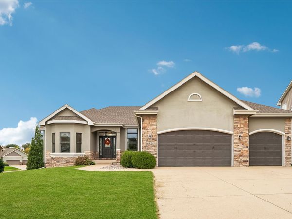16891 Alpine Court , Clive, IA 50325