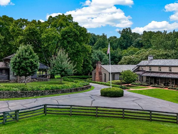 3790 Hollybrook Rd, Rockford, TN 37853