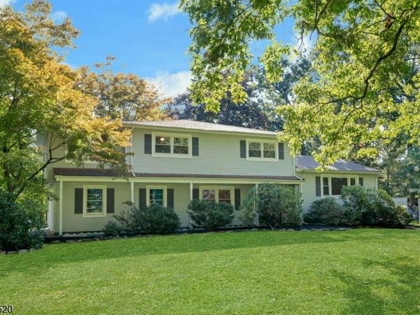 15 Camelot Way, Parsippany-Troy Hills, NJ 07054