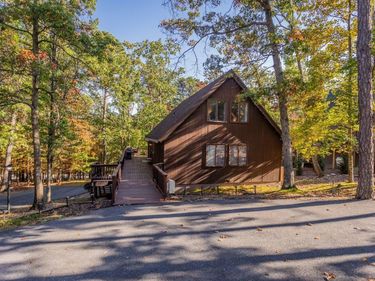 117 RAINIER RD, MCGAHEYSVILLE, VA 22840