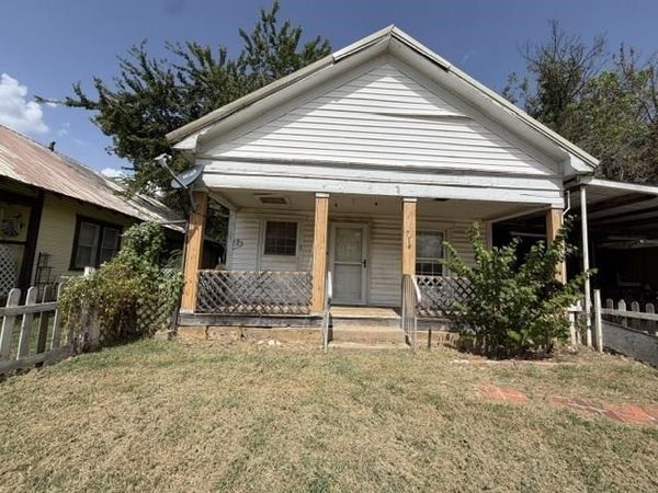 714 E Oak Street, Cushing, OK 74023