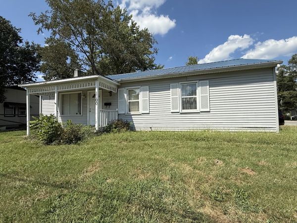 1100 W Concord Street , Marion, IL 62959