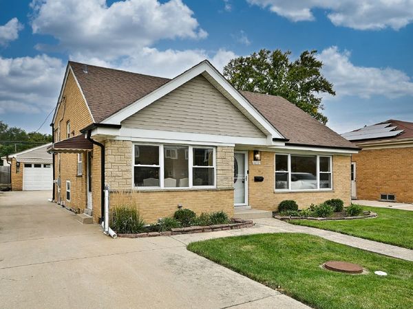 1652 Heidorn Avenue , Westchester, IL 60154