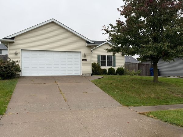 1220 W 61ST Street , Davenport, IA 52806