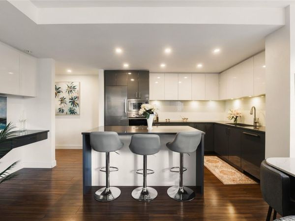 838 Broughton St, Unit #204, Victoria, BC V8W 1E4