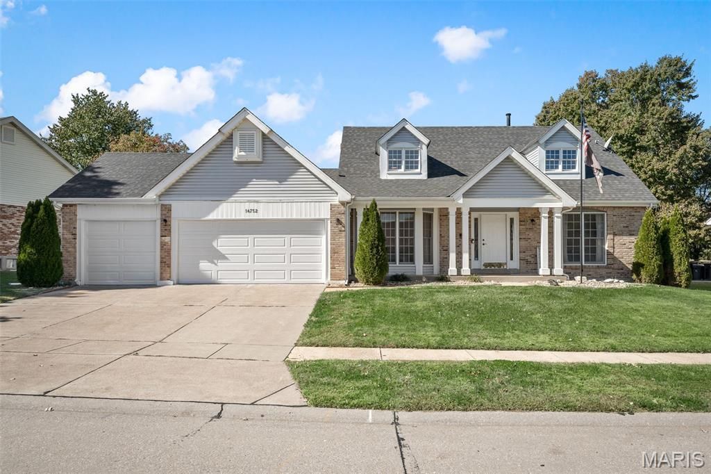 16752 Stanford Place Drive, Florissant, MO 63034 Main Photo