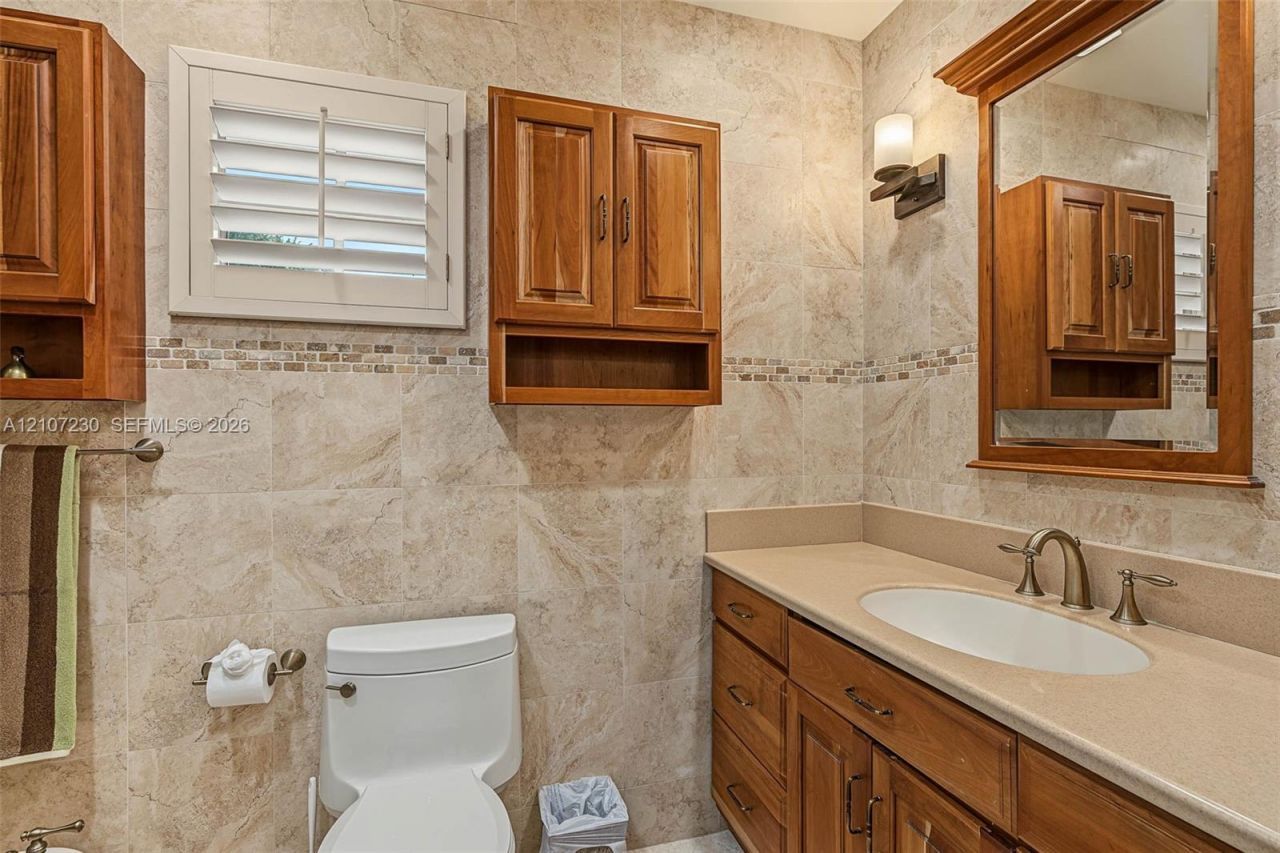 8100 SW 155th St, Palmetto Bay, FL 33157 Photo