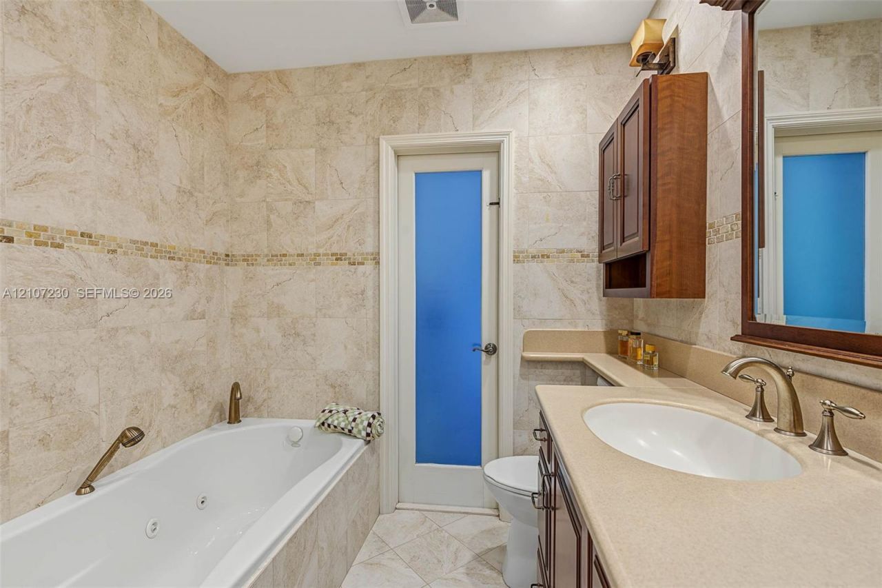 8100 SW 155th St, Palmetto Bay, FL 33157 Photo