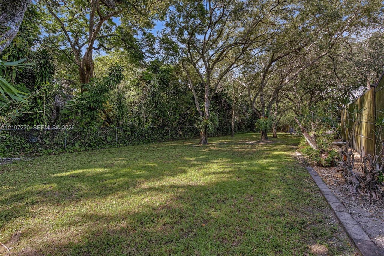 8100 SW 155th St, Palmetto Bay, FL 33157 Photo