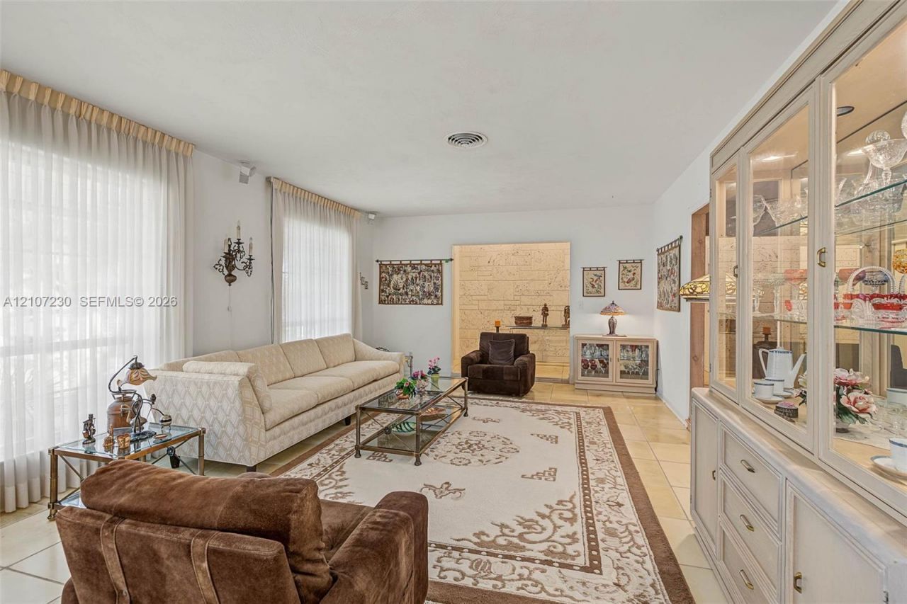 8100 SW 155th St, Palmetto Bay, FL 33157 Photo