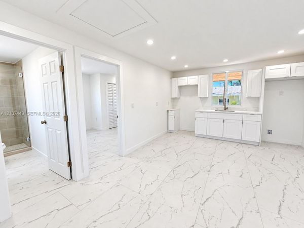 829 SW 3rd St , Unit B, Miami, FL 33130