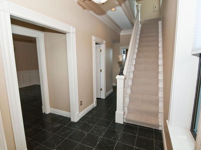 919 Riverview Place, Cincinnati, OH 45202 Photo 6