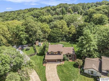 911 Kohl Circle, Bellevue, NE 68005