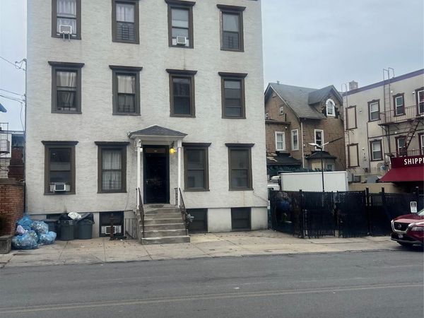 273 W Lincoln Avenue, Mount Vernon, NY 10550