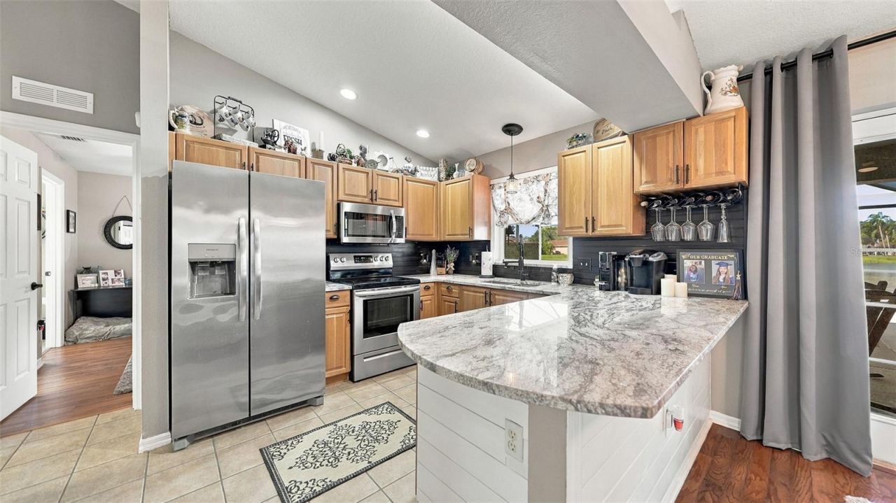 6618 68th Street E, Bradenton, FL 34203 Photo