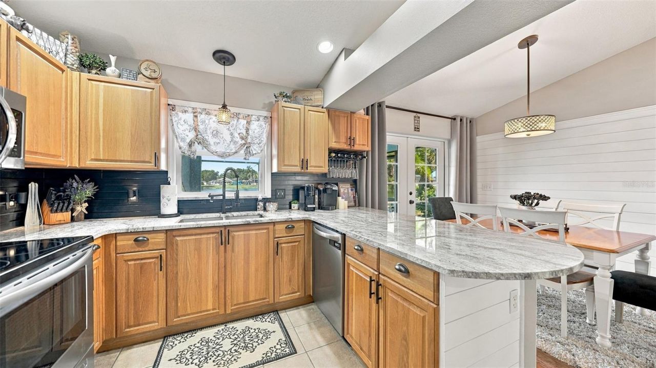 6618 68th Street E, Bradenton, FL 34203 Photo