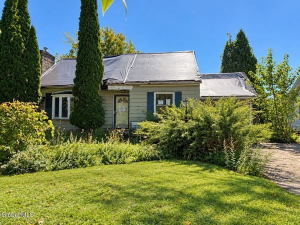 141 Dolshire Drive, North Syracuse, NY 13212